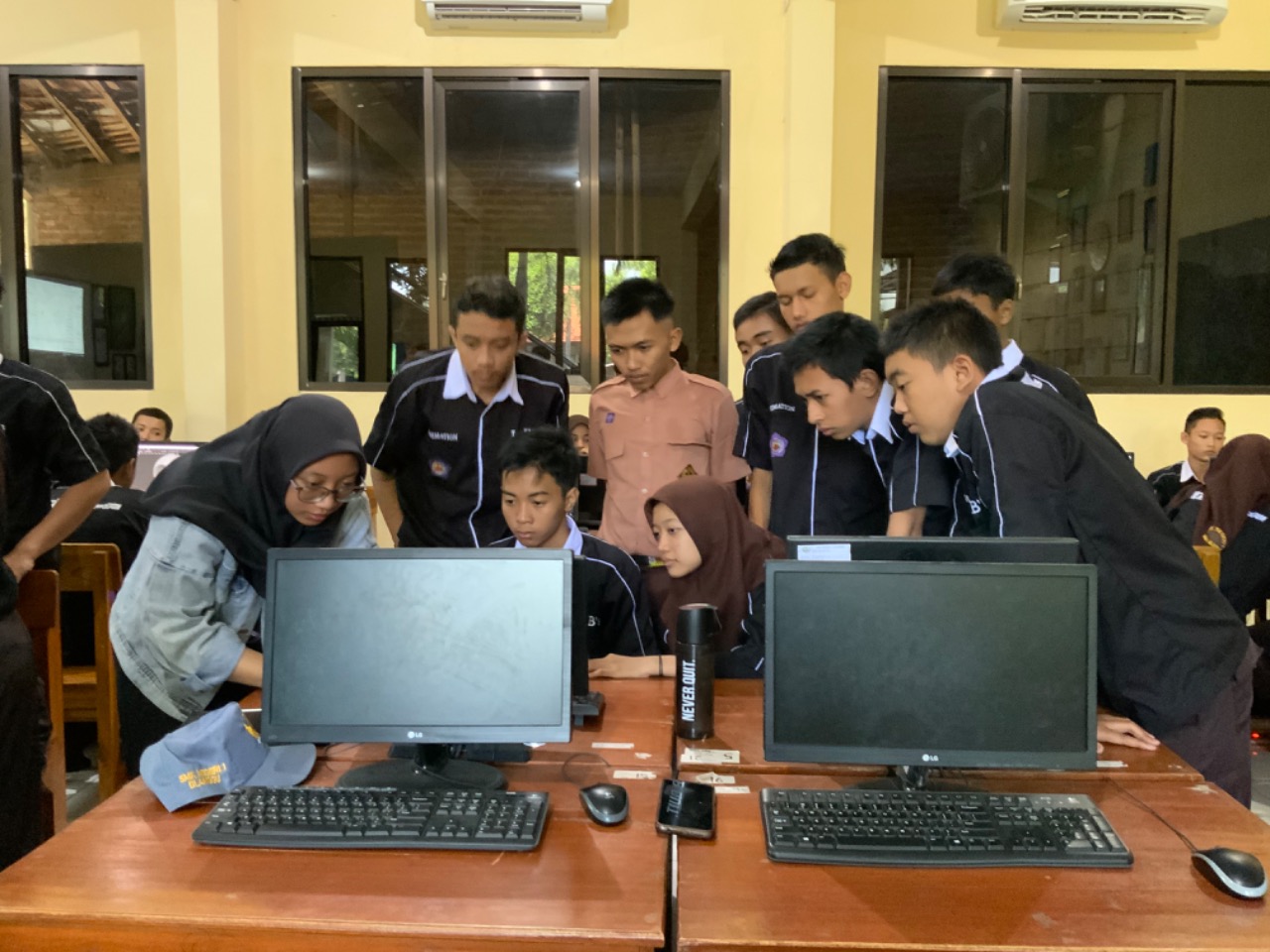 Industri Mengajar Jurusan Animasi (Hompimpa Studio)